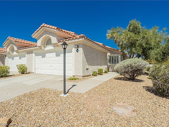 2nd image of 7810 Kings Cove Ct