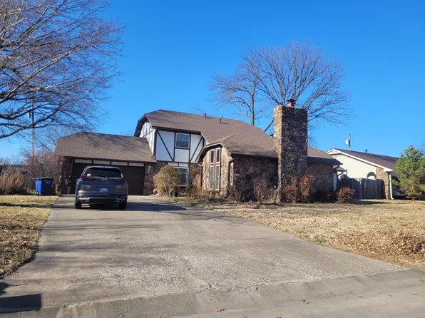 1614 Camelot Pl, Miami, OK 74354