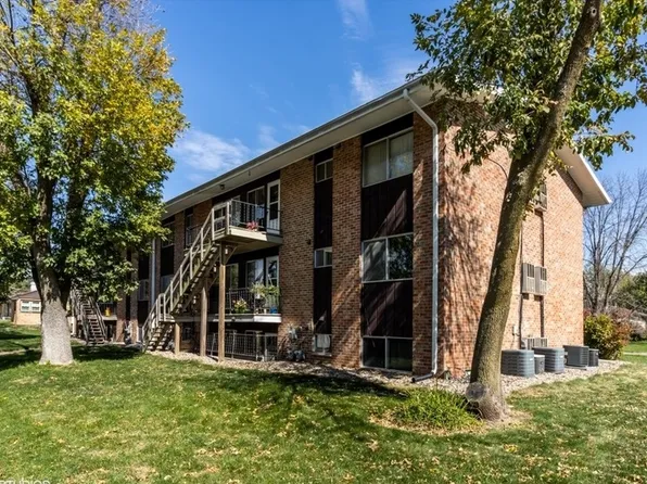 1003 Parkview Terrace, Boone, 1003 Parkway Dr #8, Boone, IA 50036