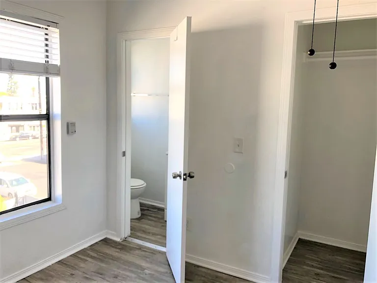 Adams Hill Lofts — Photo 16