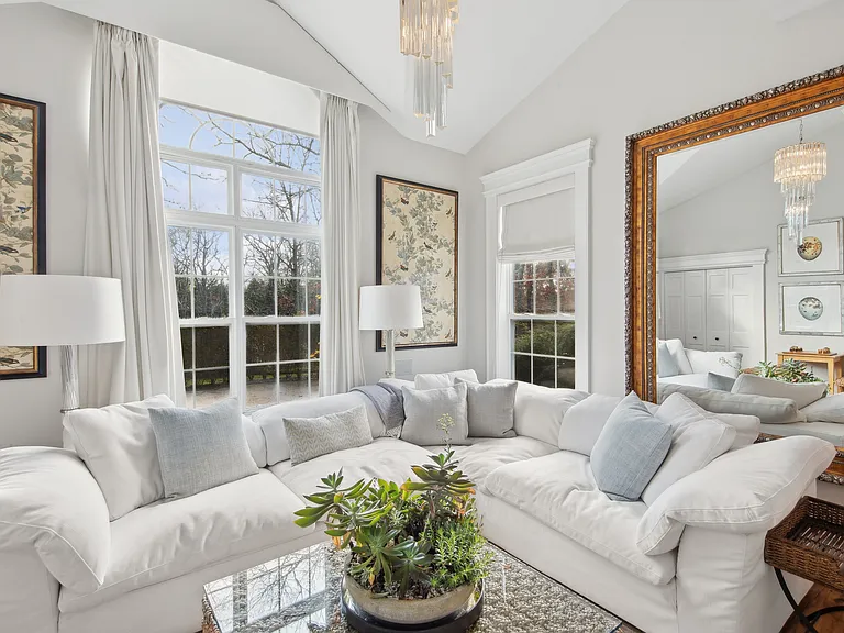 371 Sag Harbor Tpke — Photo 16