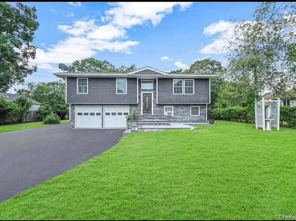 262 N Dunton Ave, East Patchogue, NY 11772