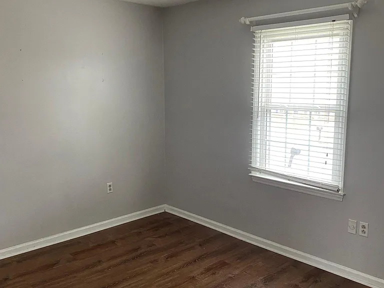 8232 Meadowdale Ln — Photo 37