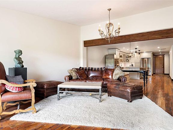 5th image of 1923 Fairway Dr