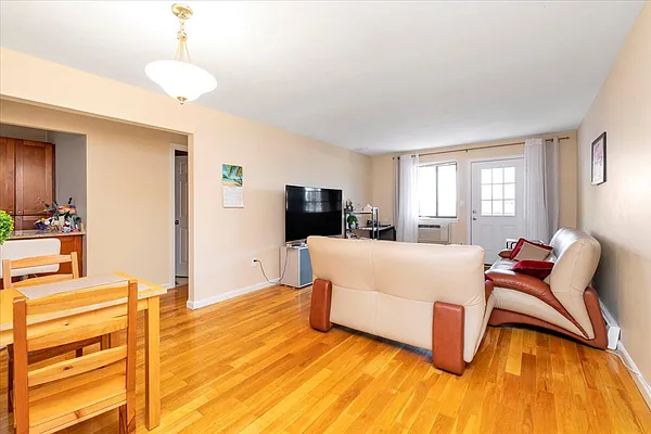 Sold by Keller Williams Realty Landmark | media 23