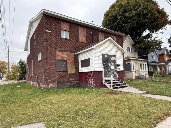 104 Albert St E, Sault Ste Marie, ON P6A 2J1