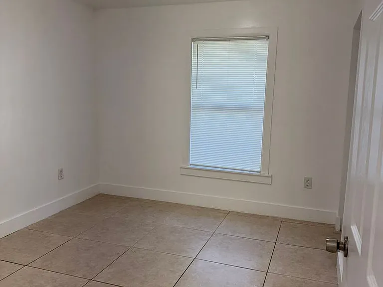 12040 SW 214th Ter — Photo 12