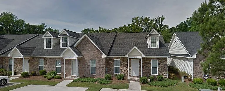 211 Brook Ct — Photo 1