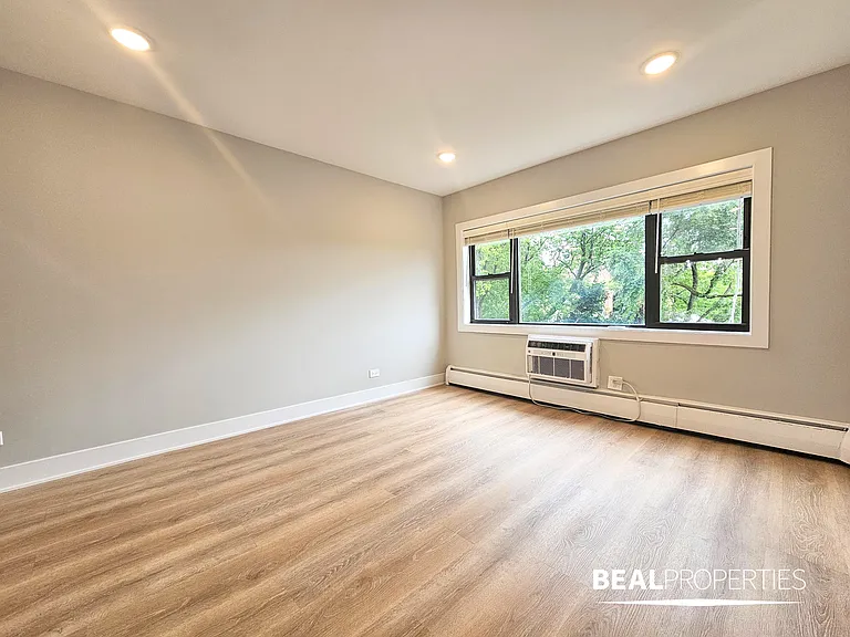 555 W Stratford Place — Photo 21