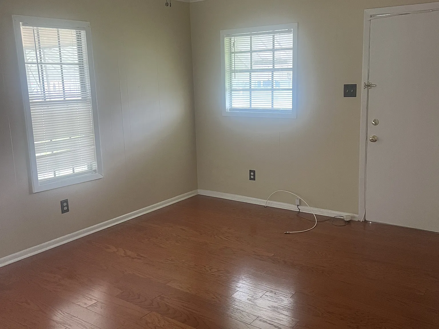 3 bed, $800 — Photo 2