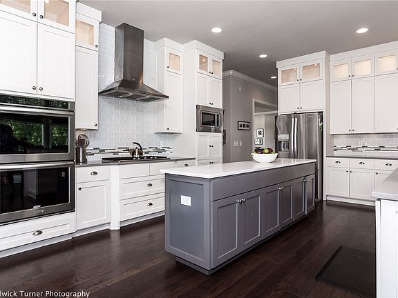 5th image of 6903 Balmoral Dr
