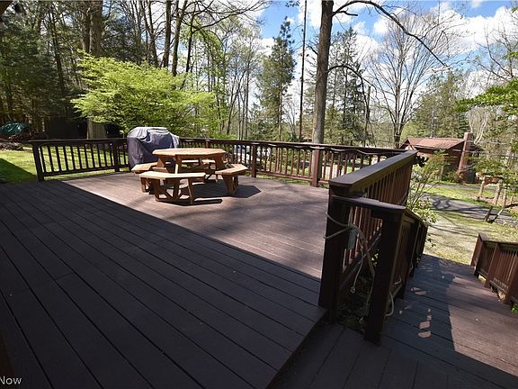 5th image of 9316 Lakewood Dr NE