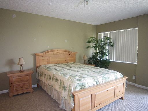 4th image of 233 Bay Colony Dr N