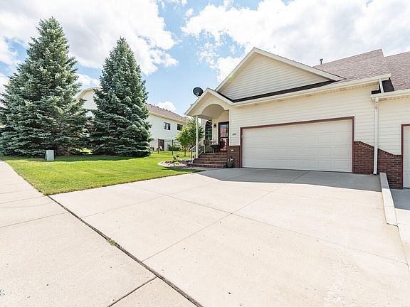 3rd image of 3268 Impala Ln