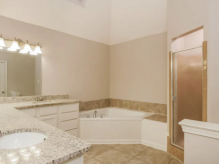 965 Hunters Point Dr — Photo 11