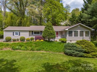 109 N Overlook Ter, Hendersonville, NC 28739
