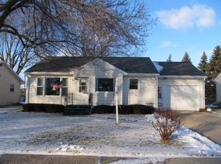 810 W Jefferson St, Waupun, WI 53963