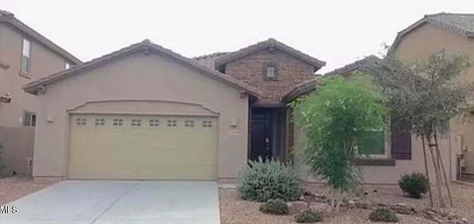 3549 E Apricot Ln