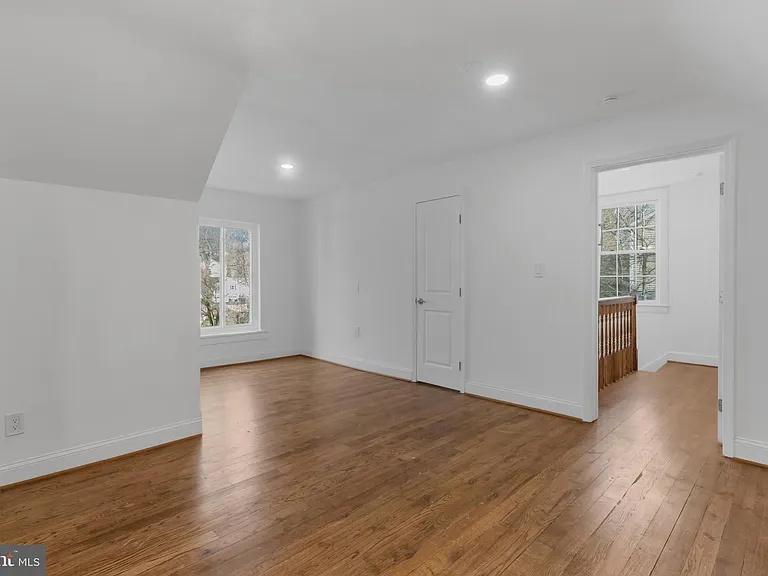 3284 Annandale Rd — Photo 21