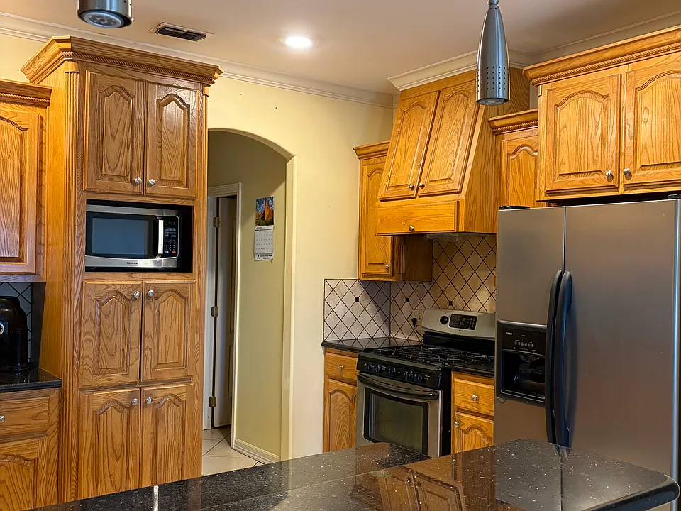 3202 W Alteza Dr