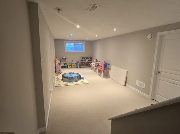 143 Popplewell Cres, Ottawa, ON K2J 5P7