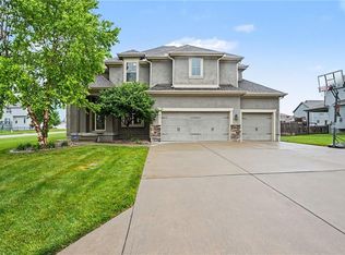 1001 SE Scarlet Ct, Blue Springs, MO 64014