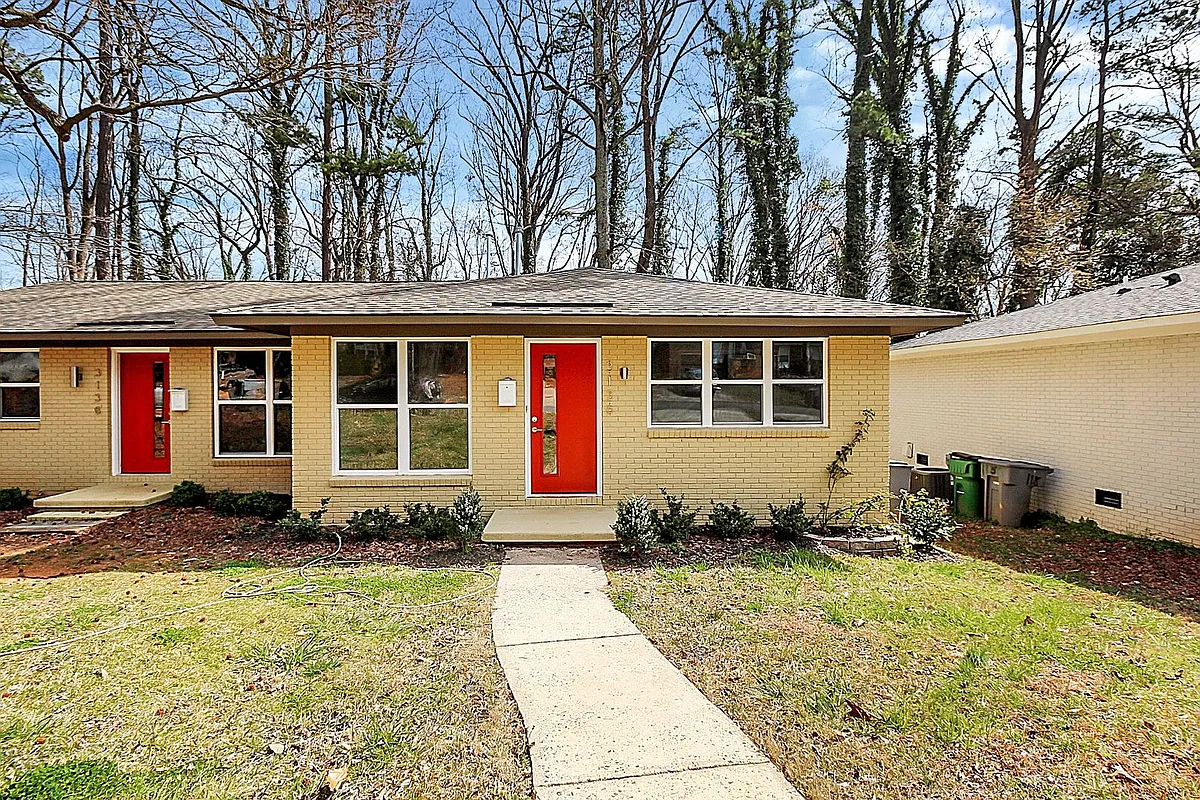 Building Photo - 3136 Erskine Dr