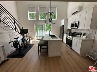 12206 Falkirk Ln, Los Angeles, CA 90049