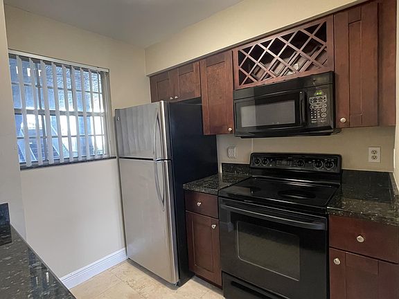 5th image of 2871 N Oakland Forest Dr #1-104-1