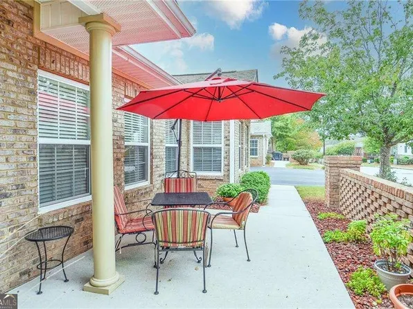 237 Villa Park Cir, Stone Mountain, GA 30087