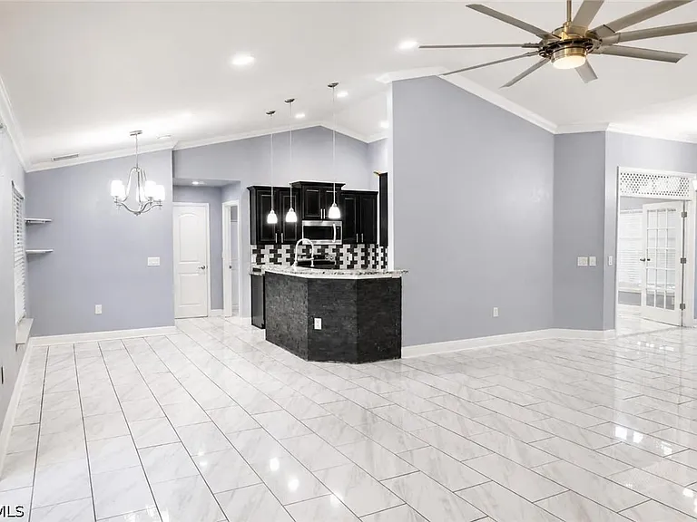 432 Willowbrook Dr — Photo 5