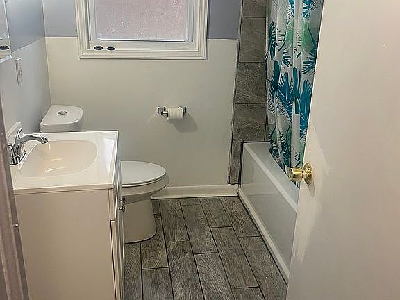 5th image of 10389 Somerset Ave