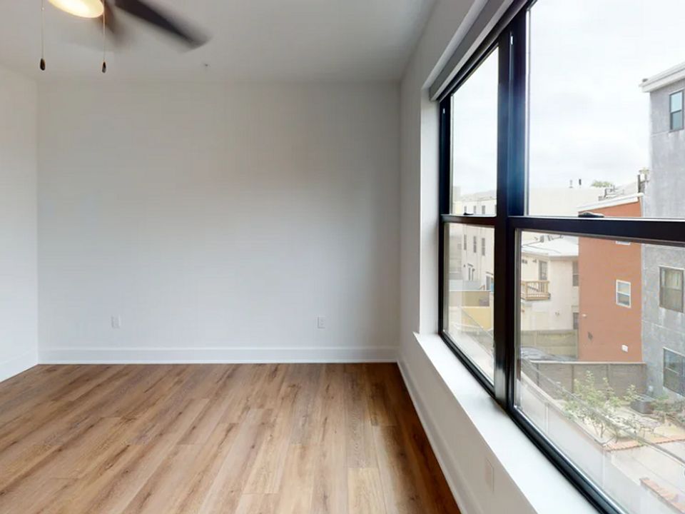 1st image of 2016 Cambridge St #303