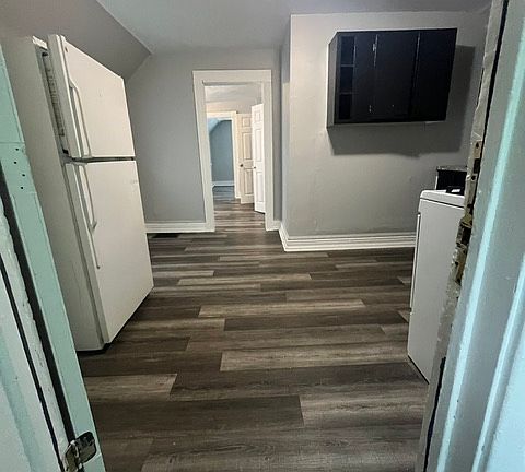 4th image of 124 7th St