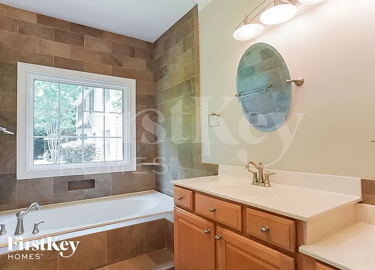2936 Stillwater Dr — Photo 10