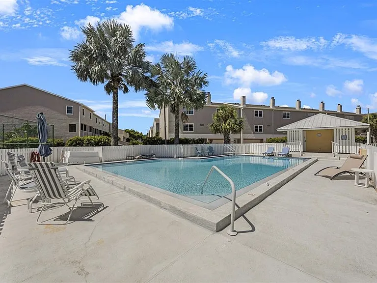 1125 Pinellas Bayway S #305 — Photo 33