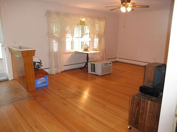 3rd image of 375 North Ave