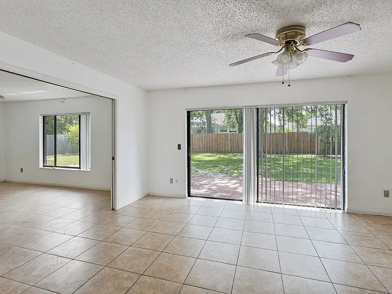 14907 Coldwater Ln — Photo 12