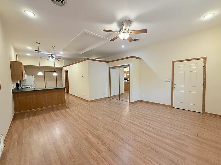 3801 S Union Ave #1F — Photo 3