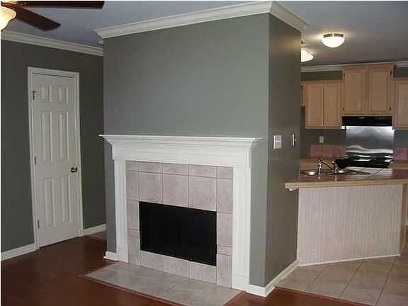 5th image of 103 Darlene Dr