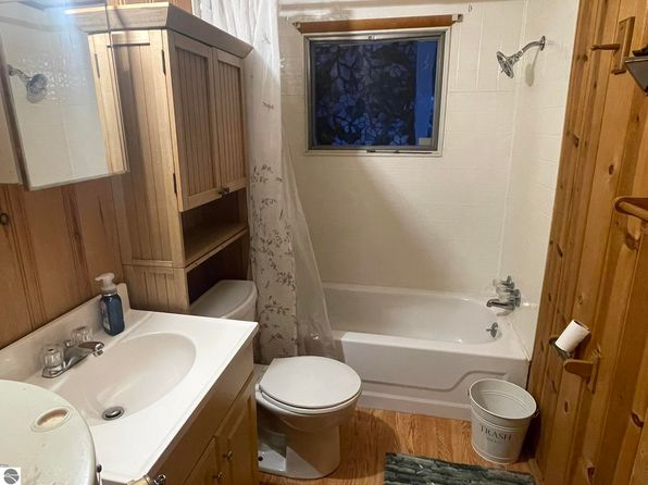 9457 Ester Dr, Saint Helen, MI 48656