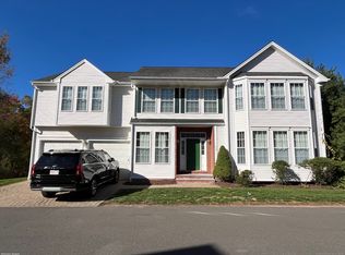 11 Cobble Ct, Unionville, CT 06085