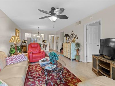 156 Pebble Shores Dr APT 103, Naples, FL, 34110