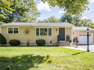 17 Barden Ln, Warren, RI 02885