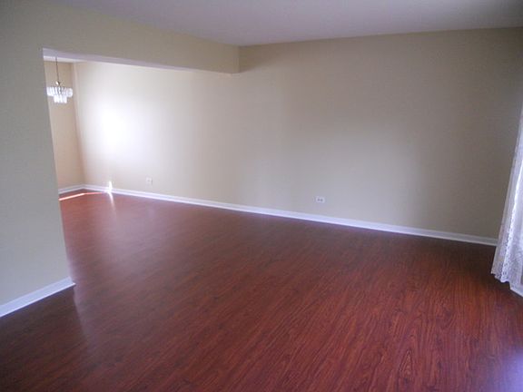 2nd image of 211 Somerset Dr