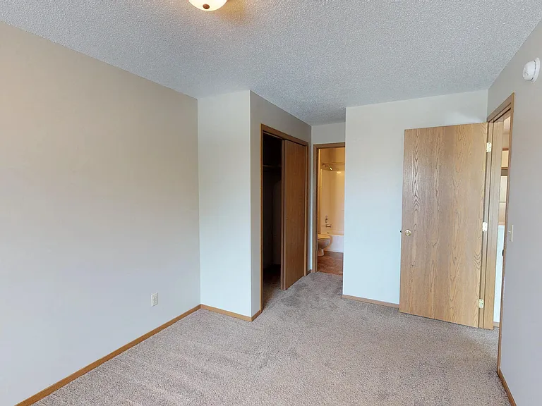 Prairie Winds Apartments — Photo 34