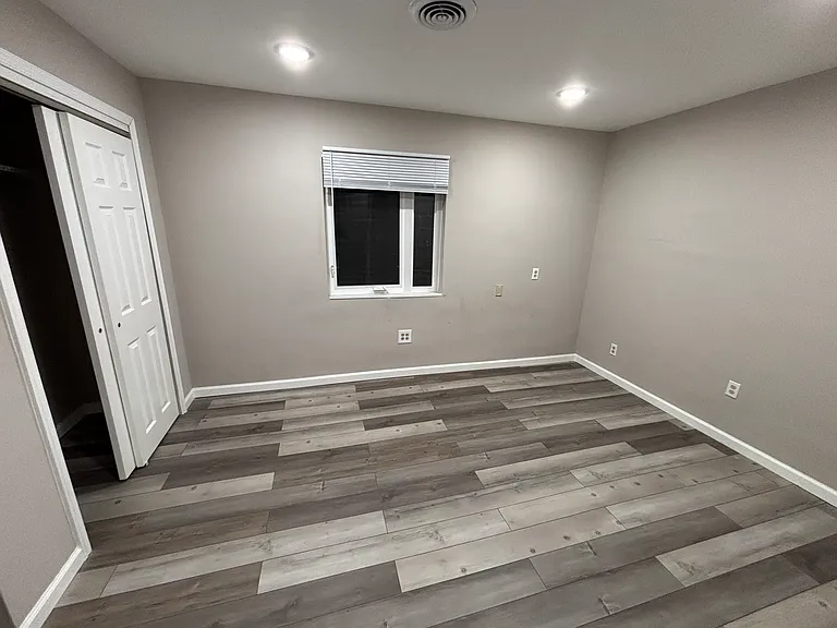 910 E High St #1 — Photo 6