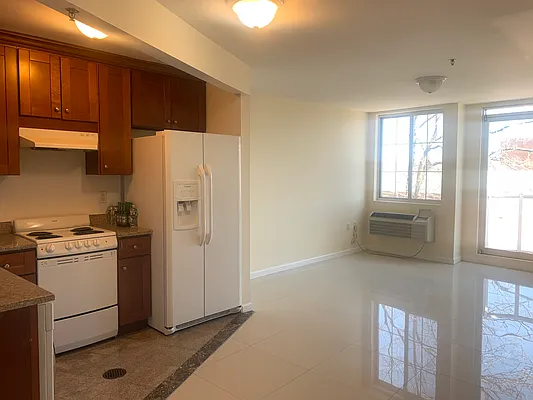 Rented by 18 REALTY | media 4