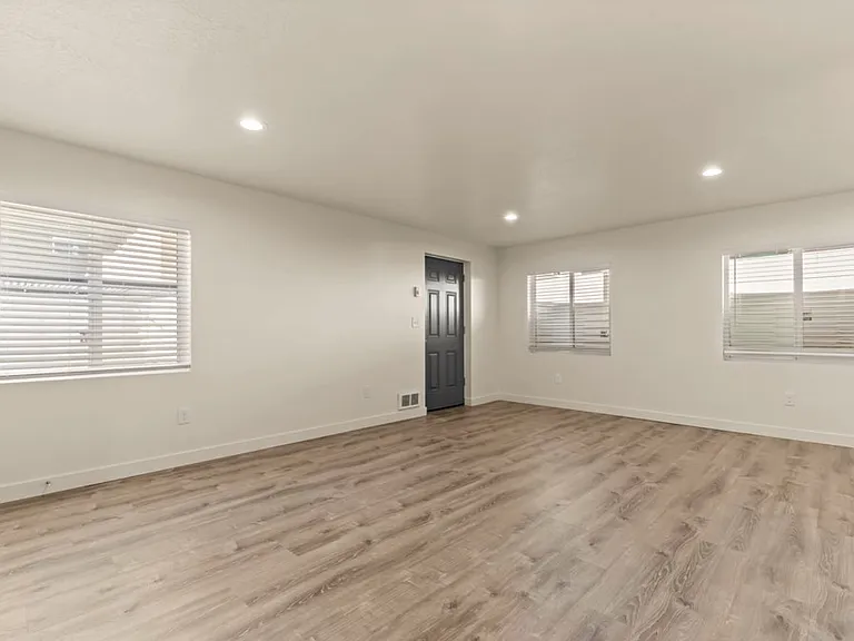 353B E 1100 N — Photo 2