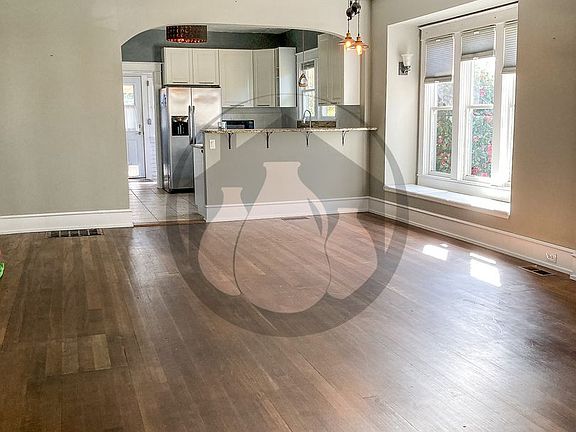 2nd image of 646 Breys Ave NE
